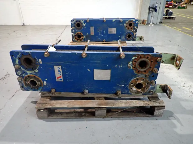 Image 2 of 3 - APV - N35