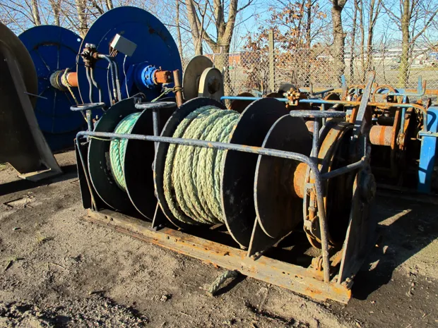Image 2 of 2 - Trawl winch