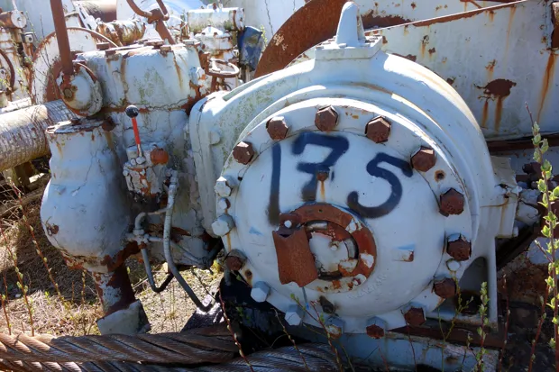 Image 3 of 5 - Split winch