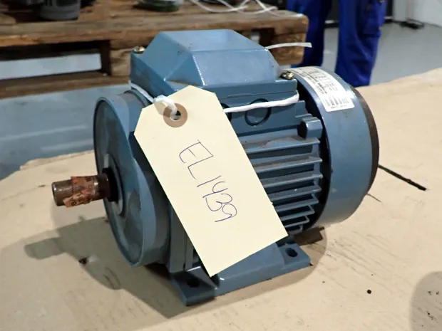 Image 2 of 3 - ABB - M2AA 080B