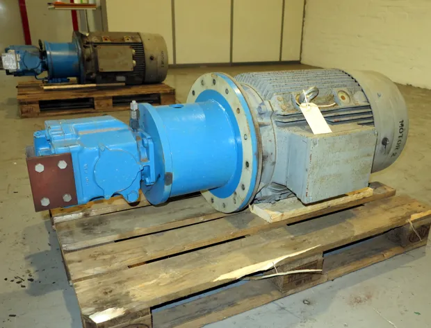 Image 2 of 3 - HP930