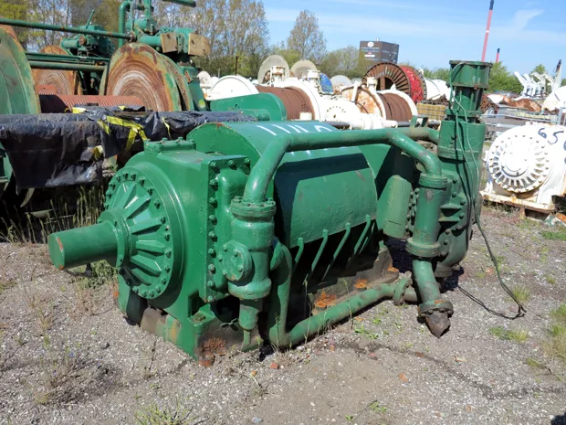 Image 1 of 5 - Trawl winch
