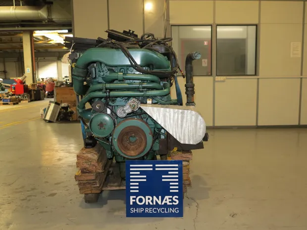 Image 4 of 6 - Volvo Penta - D9A 2J HM