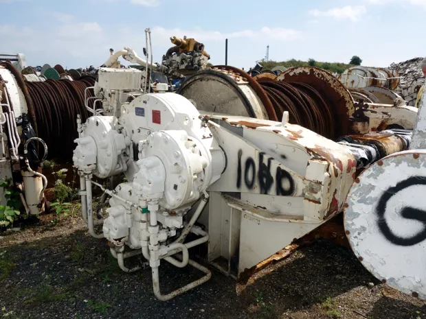 Image 1 of 3 - Trawl winch