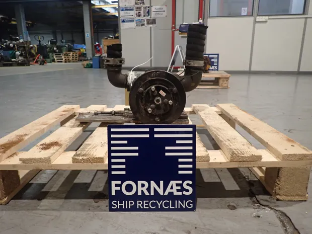 Image 3 of 6 - Jabsco - 50270-2211