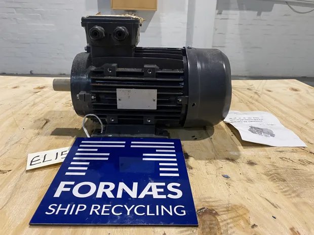 Image 1 of 6 - Dutchi Motors - DMA 90L4/2L