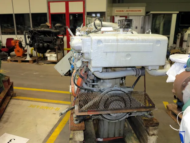 Image 3 of 4 - Caterpillar - D343 TA