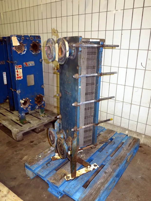 Image 1 of 2 - no plate