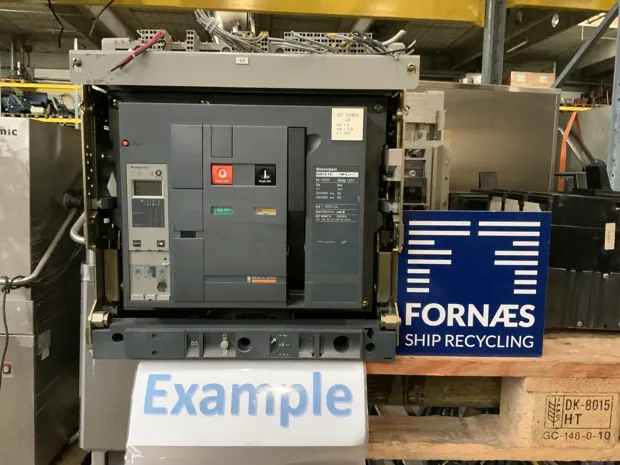 Image 1 of 3 - Merlin Gerin - NW16N1