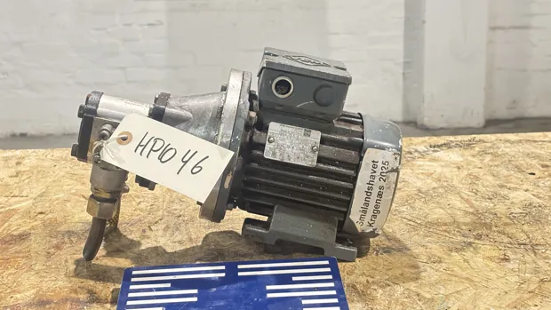 Image 1 of 8 - HP1046