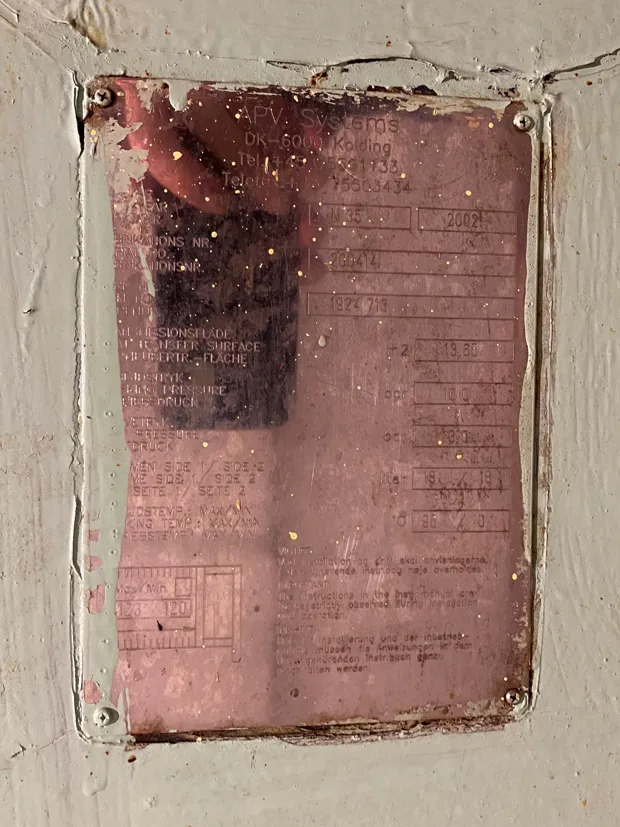 Image 2 of 4 - APV - N35