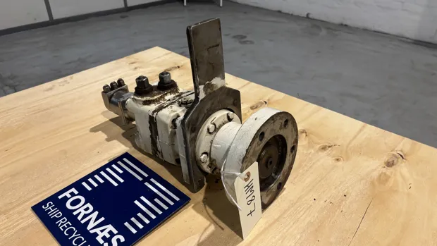 Image 2 of 8 - Danfoss  - OMT 160 T