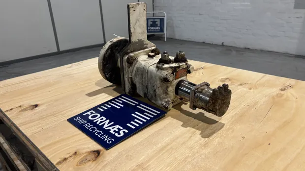 Image 8 of 11 - Danfoss - OMT 160 T