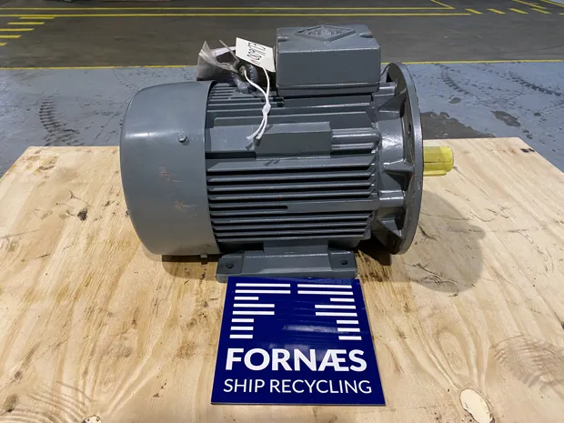 Image 3 of 5 - VEM - K11R132M