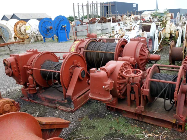 Image 5 of 6 - Wire winch