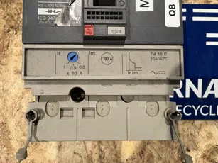 Merlin Gerin - Compact