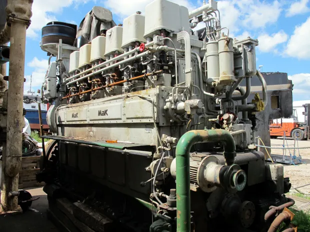 Image 1 of 5 - MaK - 6M 451 AK