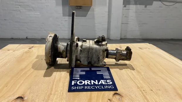 Image 4 of 11 - Danfoss - OMT 160 T