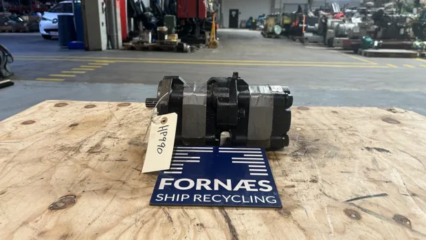 Image 2 of 7 - HP990