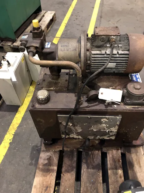 Image 4 of 15 - HS73