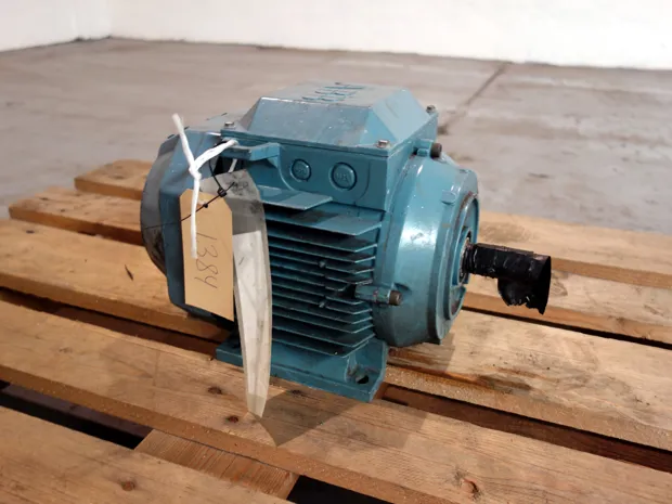 Image 3 of 4 - ABB - M3AA 112 M4