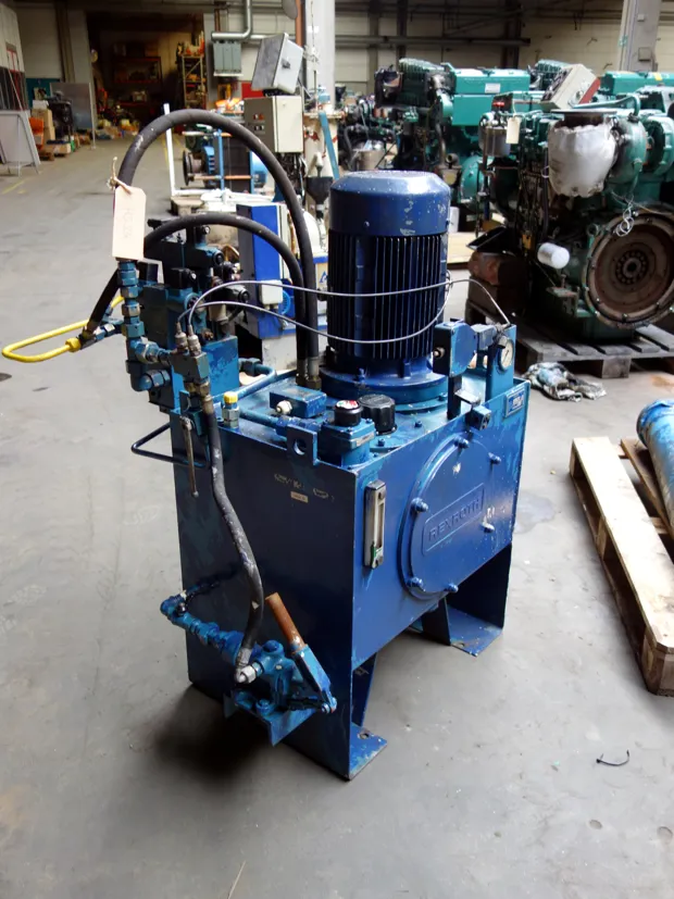 Image 2 of 3 - HS236