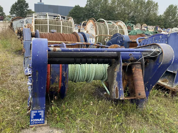 Image 2 of 7 - Trawl winch