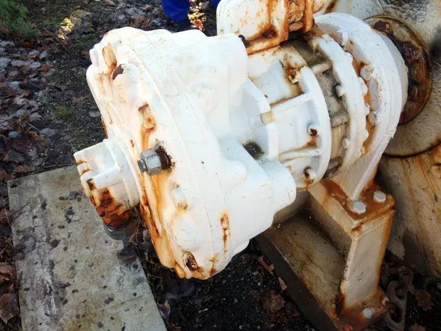 Image 4 of 5 - Tackle winch