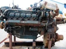 Nissan - 10 cyl V