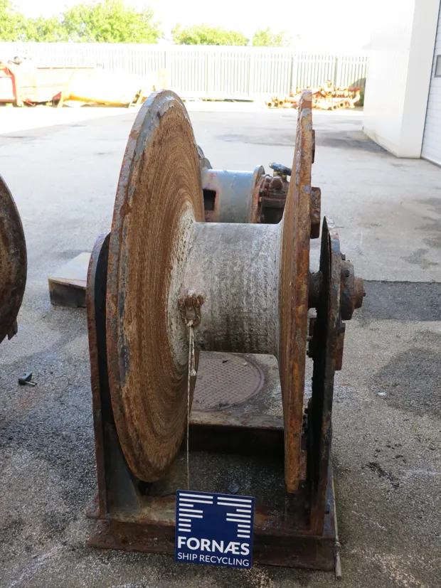 Image 1 of 5 - Trawl winch