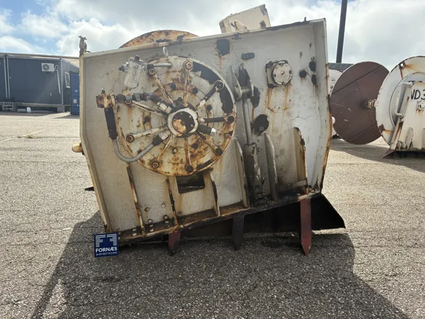 Image 2 of 6 - Trawl winch