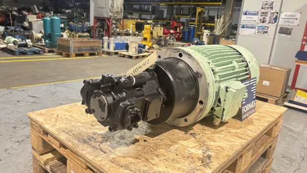 Image 6 of 9 - HP1042