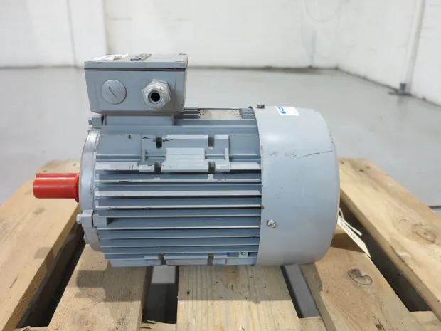 Image 1 of 3 - Server - 2. ZK 112 M 2