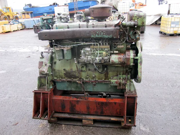 Image 1 of 3 - Scania - D11 R81