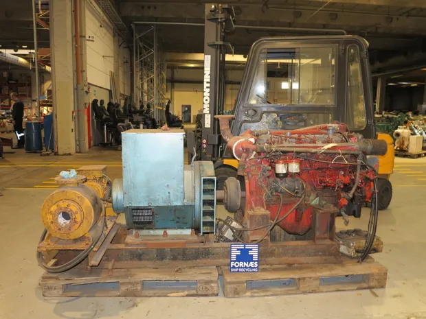Image 2 of 8 - Iveco