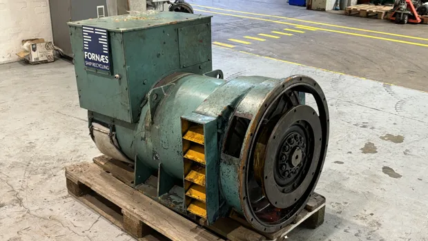 Image 4 of 7 - Stamford - HC.M434C2