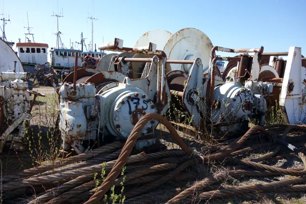 Image 2 of 5 - Split winch