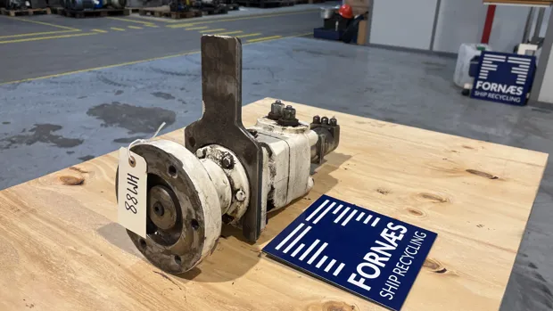 Image 7 of 13 - Danfoss - OMT 160 T