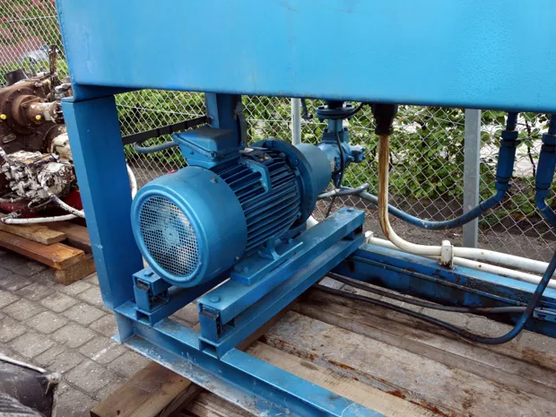 Image 2 of 5 - HS215