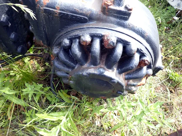 Image 3 of 5 - Anchor winch