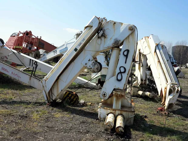 Image 2 of 4 - Foldekran