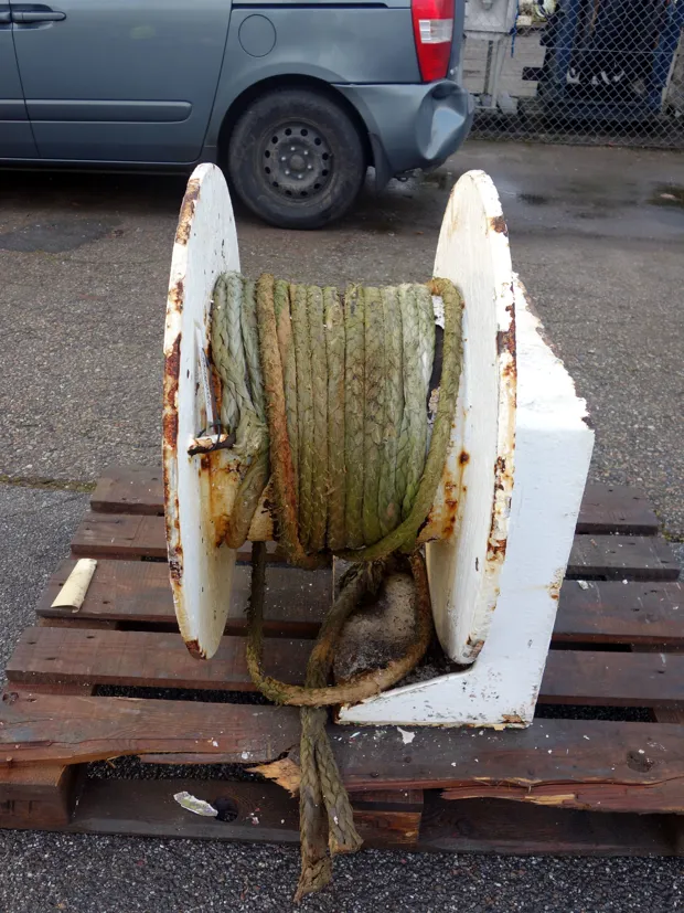 Image 3 of 3 - Tackle winch