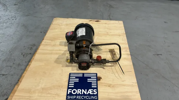 Image 4 of 9 - HP1002