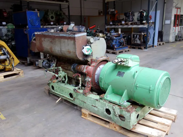 Image 2 of 4 - Deutz