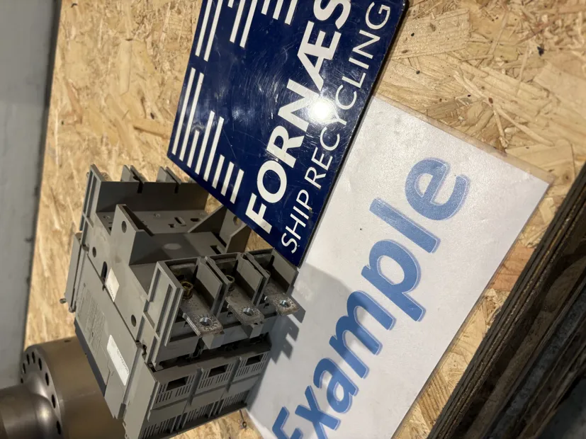 Image 3 of 4 - MERLIN GERIN - NS100H