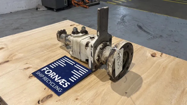 Image 5 of 11 - Danfoss - OMT 160 T