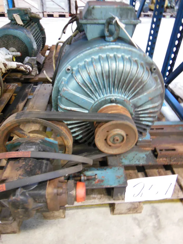 Image 2 of 3 - Brevini - M350A 1842CW EB 1511