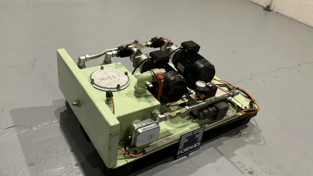 Image 5 of 9 - HS305