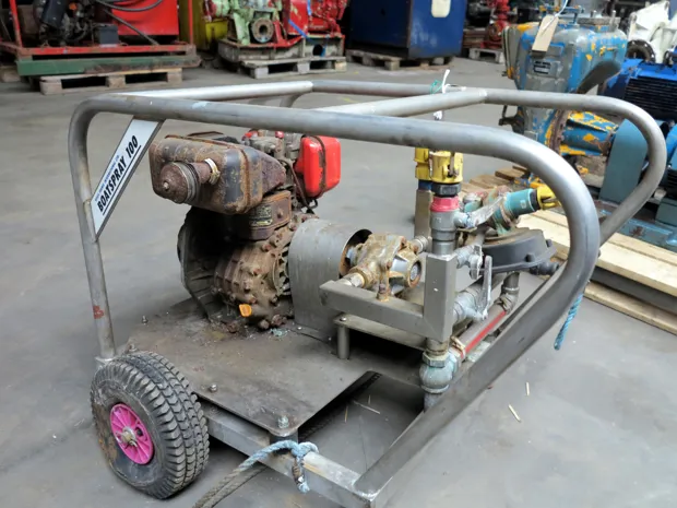 Image 4 of 5 - Yanmar - L70AE-SYC