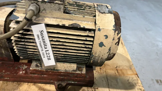 Image 2 of 11 - Kracht